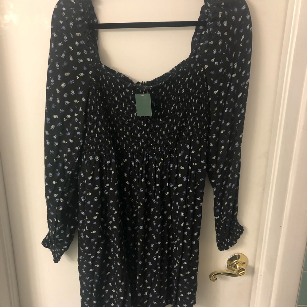 BNWT medium  Wild Fable black floral